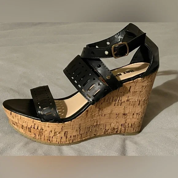 Hot Kiss Size 8 1/2 - Picture 2 of 5